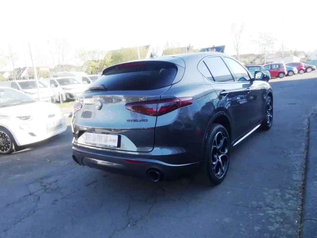 Alfa Romeo Stelvio VELOCE 2.0 TURBO Q4 PANO KAMERA XENON AL 12/2021-photo-1