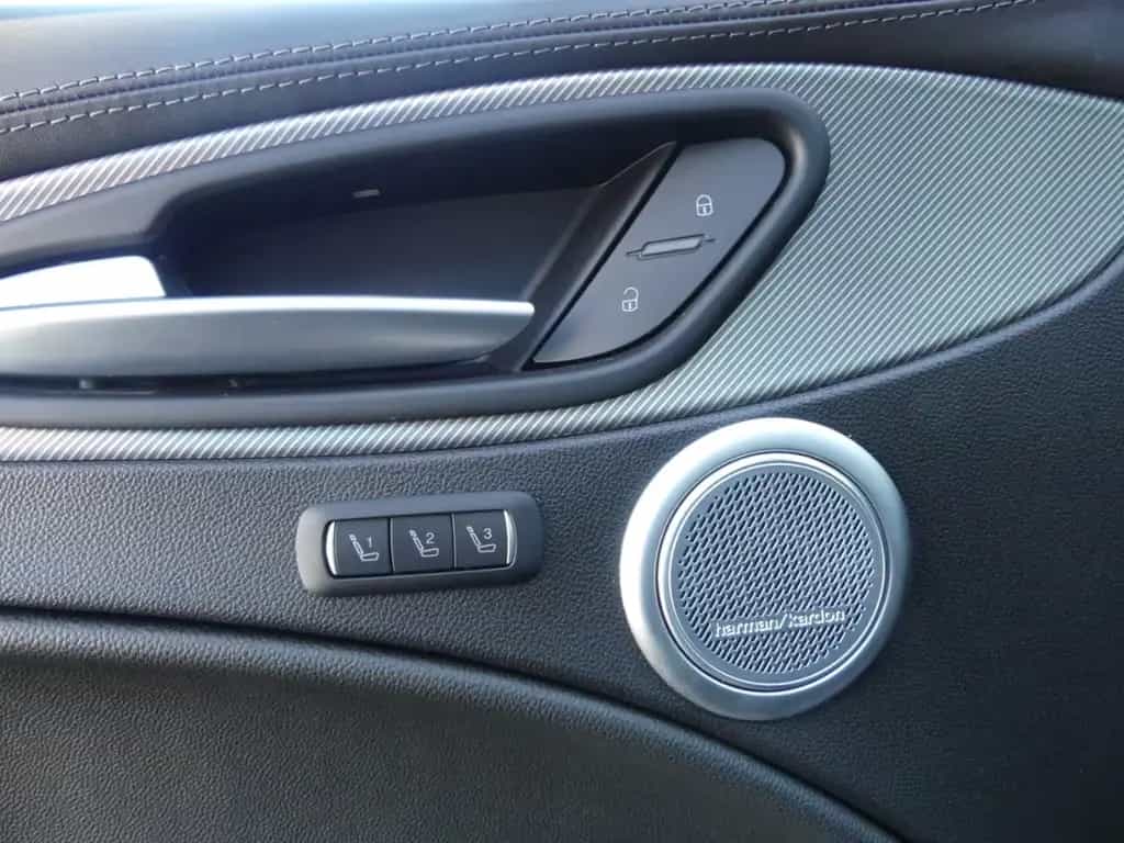 Alfa Romeo Stelvio VELOCE 2.0 TURBO Q4 PANO KAMERA XENON AL 12/2021-photo-11