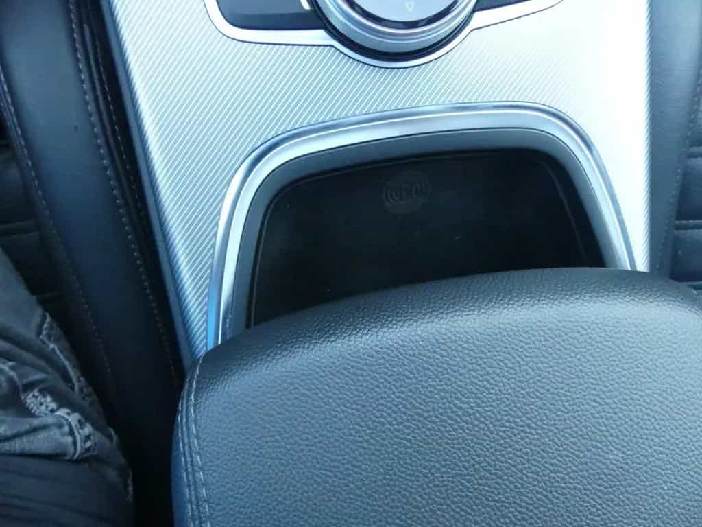 Alfa Romeo Stelvio VELOCE 2.0 TURBO Q4 PANO KAMERA XENON AL 12/2021-photo-24