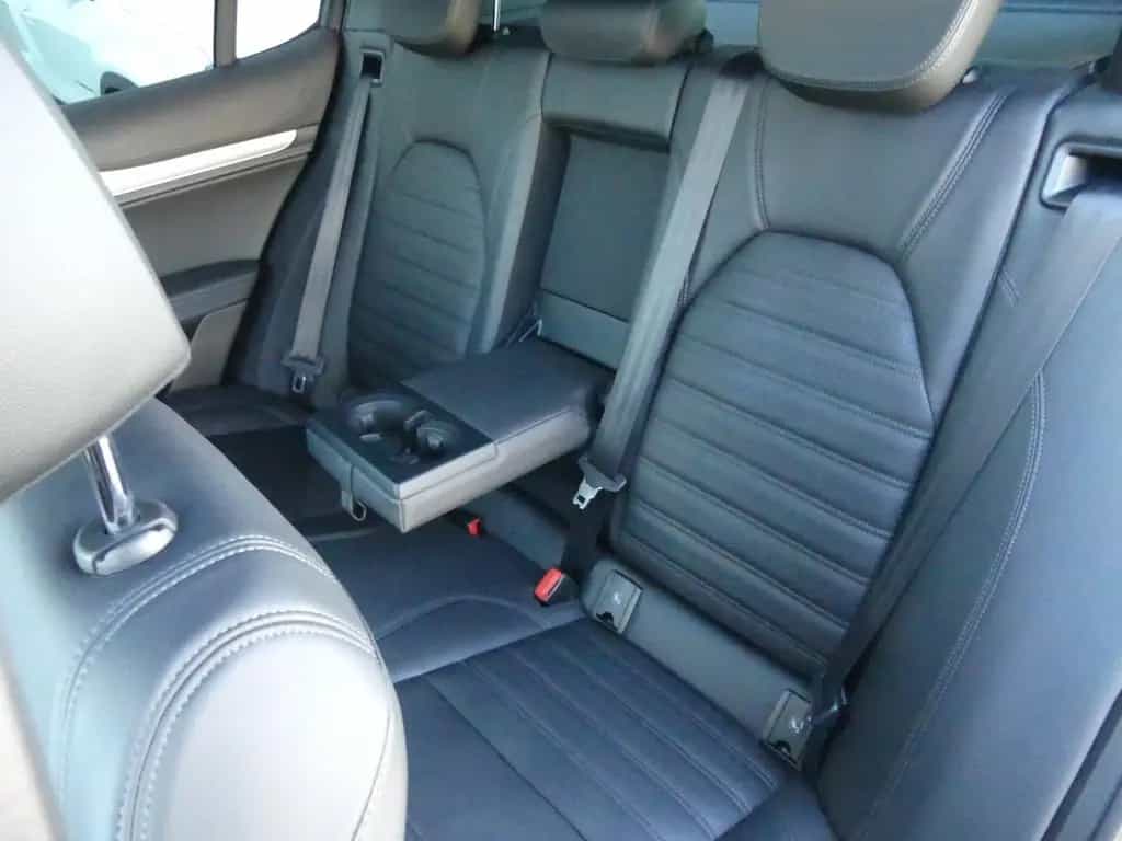 Alfa Romeo Stelvio VELOCE 2.0 TURBO Q4 PANO KAMERA XENON AL 12/2021-photo-28