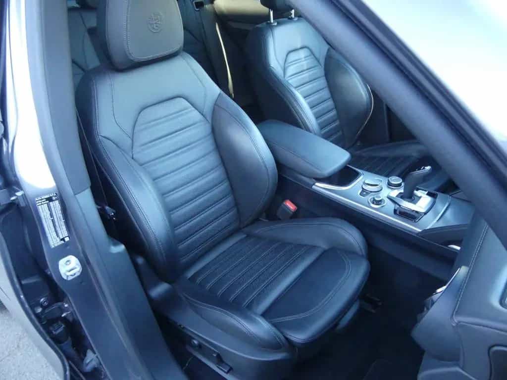 Alfa Romeo Stelvio VELOCE 2.0 TURBO Q4 PANO KAMERA XENON AL 12/2021-photo-29