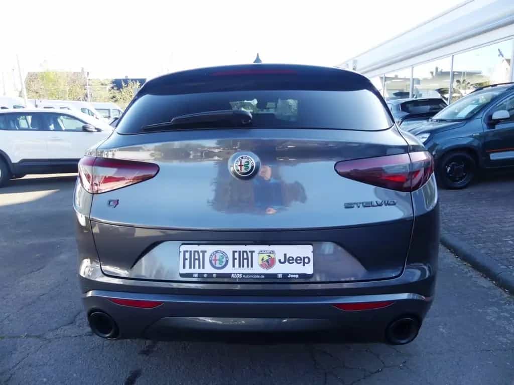 Alfa Romeo Stelvio VELOCE 2.0 TURBO Q4 PANO KAMERA XENON AL 12/2021-photo-4