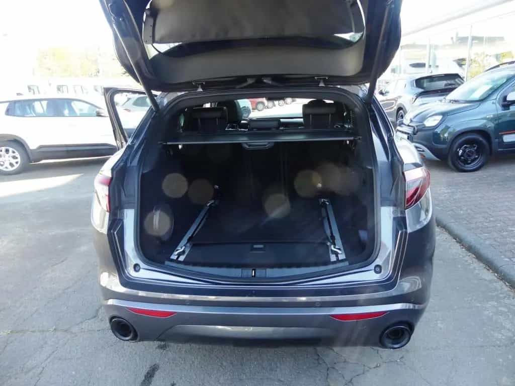 Alfa Romeo Stelvio VELOCE 2.0 TURBO Q4 PANO KAMERA XENON AL 12/2021-photo-6