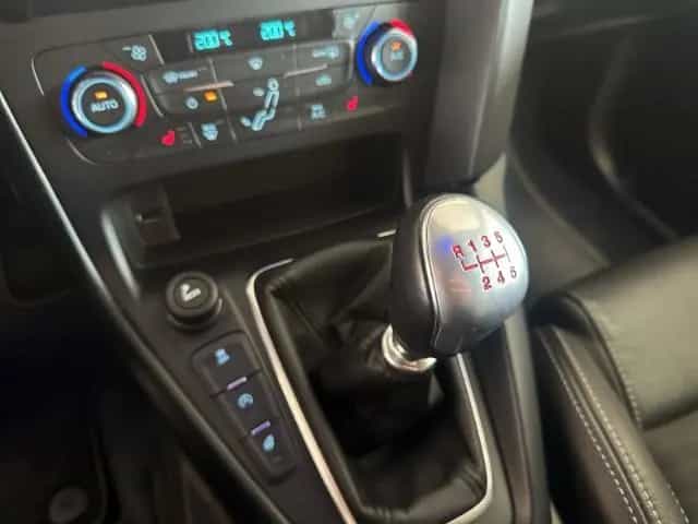 Ford Focus Turnier ST Navi - PDC - Sportpaket 06/2017-photo-20
