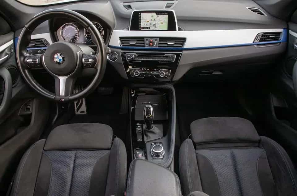 BMW X1 xDrive20i M Sportpaket AHK Navi PDC LED Klima 03/2018-photo-3