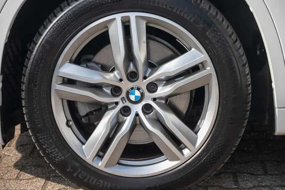 BMW X1 xDrive20i M Sportpaket AHK Navi PDC LED Klima 03/2018-photo-4