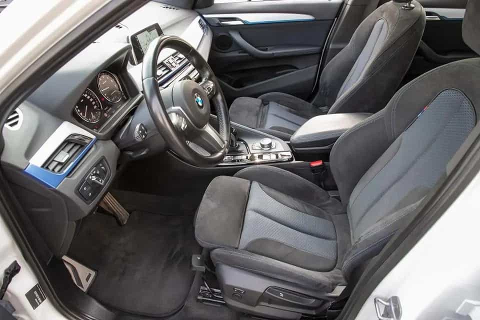 BMW X1 xDrive20i M Sportpaket AHK Navi PDC LED Klima 03/2018-photo-7