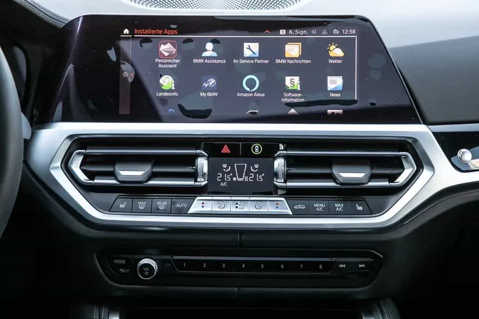 ALPINA B4 3.0 Biturbo Allrad Leder HUD har/kar Glasdach 12/2024-photo-12