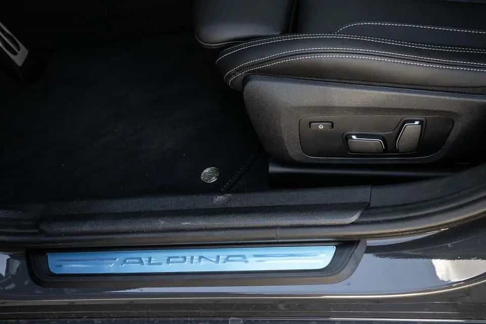 ALPINA D3 S 3.0 Allrad Touring 360 KAM Pano AHK SHZ HUD null-photo-10