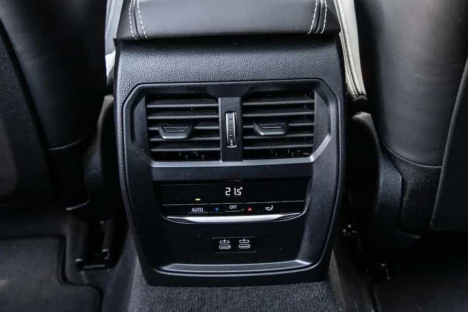 ALPINA D3 S 3.0 Allrad Touring 360 KAM Pano AHK SHZ HUD null-photo-12