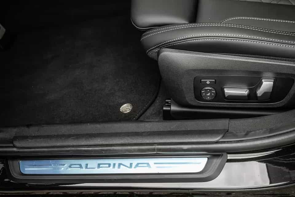 ALPINA B3 3.0 Allrad Nav HUD Leder Glasdach LED Har/Kar 08/2025-photo-7