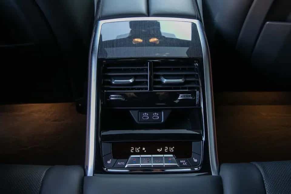 ALPINA B8 4.4 Bi-Turbo Navi HeadUp Pano Laser 360° H/K 10/2023-photo-11