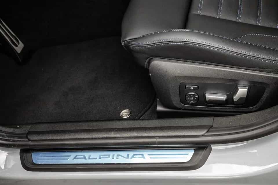 ALPINA D3 S 3.0Touring Nav Merino Leder Pano HUD SHZ 08/2025-photo-9