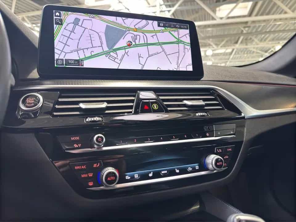 BMW 520 d xDrive Touring M Sport Pano AdLED AHK 12/2021-photo-18