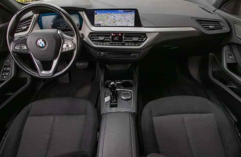 BMW 1 Series 118i Advantage Autom Navi LED Klima Sitzhzg 17" 03/2024-photo-3
