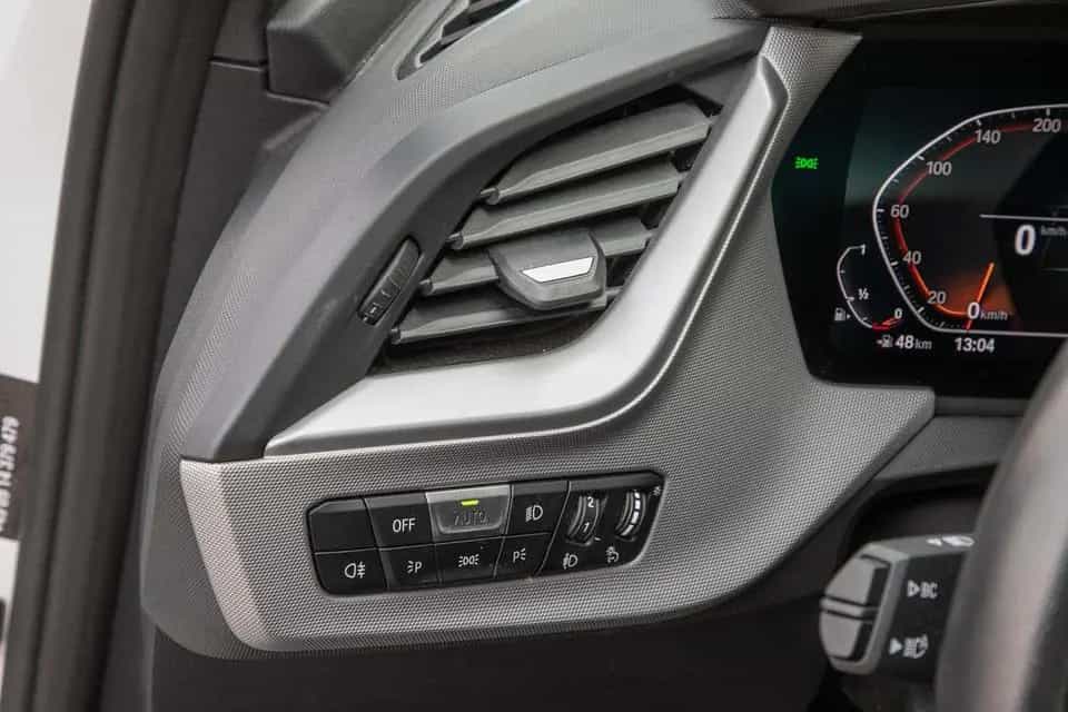 BMW 1 Series 118i Advantage Autom Navi LED Klima Sitzhzg 17" 03/2024-photo-9