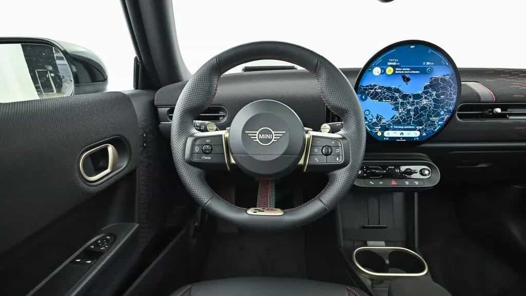 MINI Cooper S 11/2024-photo-11