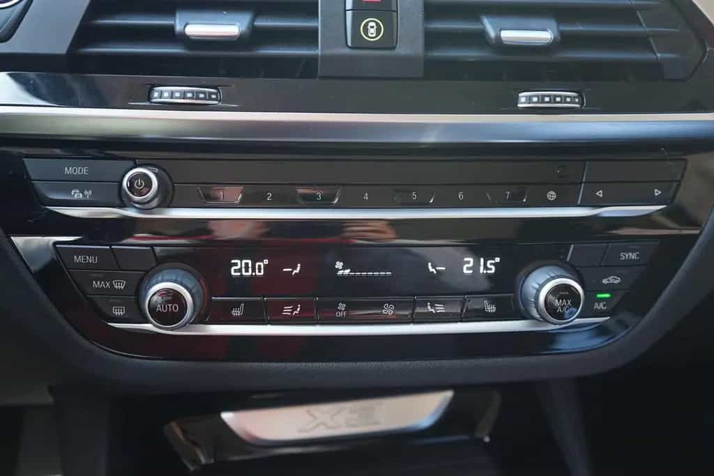 BMW X3 xDrive 20 i Advantage Xenon Navi Sitzheizung 01/2020-photo-13
