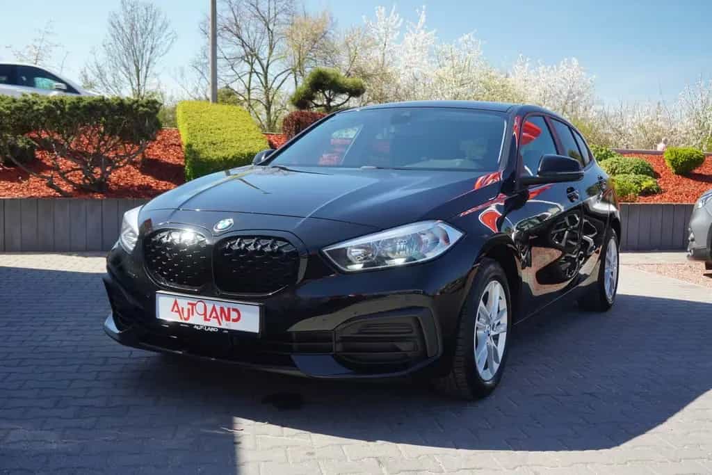 BMW 118 i Advantage Tempomat Sitzheizung PDC 02/2021-photo-1