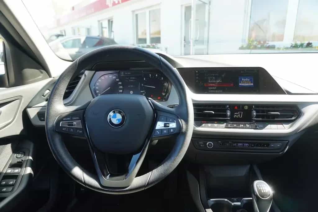 BMW 118 i Advantage Tempomat Sitzheizung PDC 02/2021-photo-13