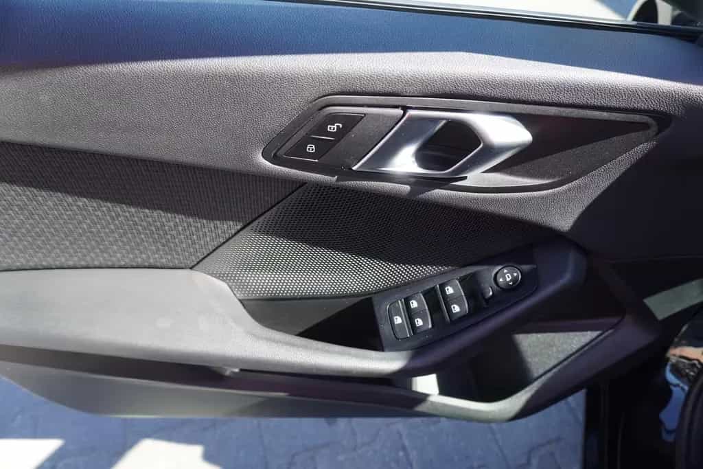 BMW 118 i Advantage Tempomat Sitzheizung PDC 02/2021-photo-21