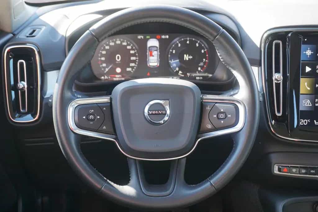 Volvo XC40 1.5 Momentum Pro 2WD LED Navi AHK Kamera 12/2019-photo-17