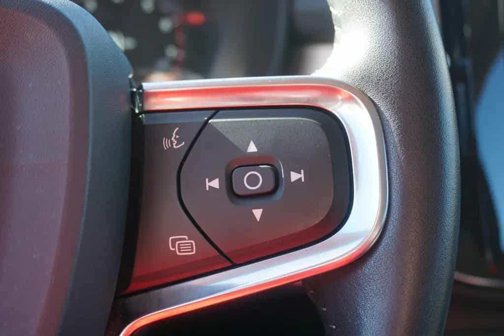 Volvo XC40 1.5 Momentum Pro 2WD LED Navi AHK Kamera 12/2019-photo-20