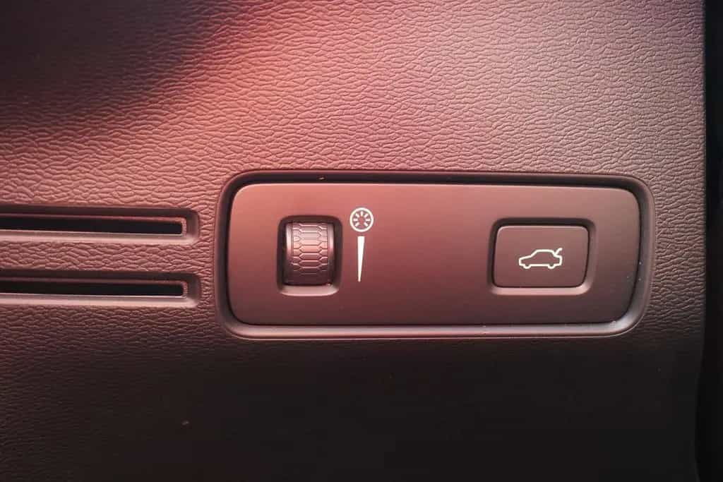 Volvo XC40 1.5 Momentum Pro 2WD LED Navi AHK Kamera 12/2019-photo-23