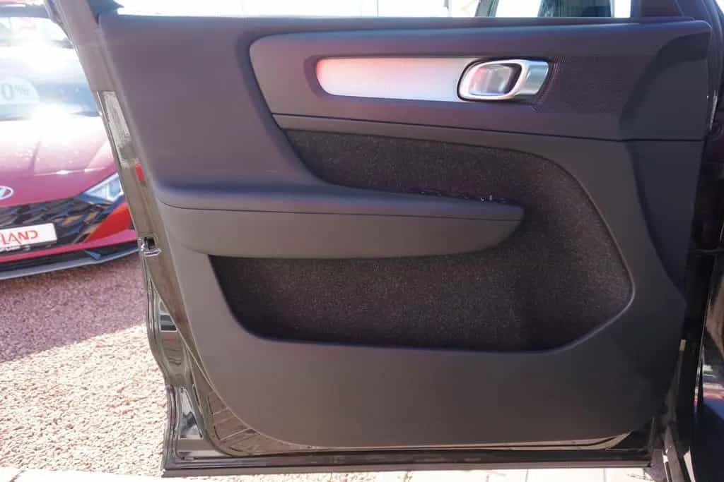 Volvo XC40 1.5 Momentum Pro 2WD LED Navi AHK Kamera 12/2019-photo-25