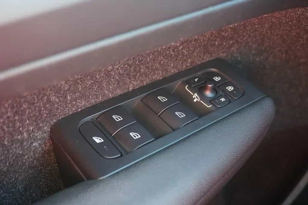 Volvo XC40 1.5 Momentum Pro 2WD LED Navi AHK Kamera 12/2019-photo-26