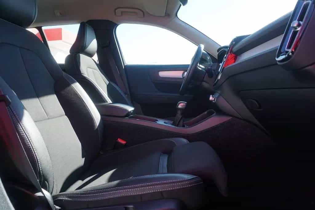Volvo XC40 1.5 Momentum Pro 2WD LED Navi AHK Kamera 12/2019-photo-28