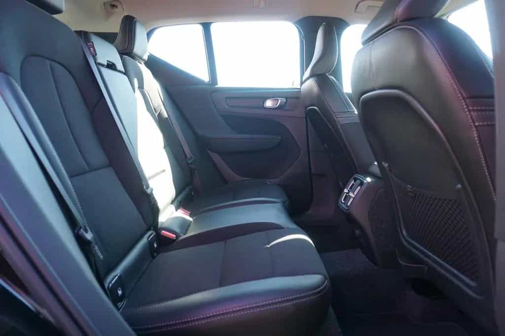 Volvo XC40 1.5 Momentum Pro 2WD LED Navi AHK Kamera 12/2019-photo-29