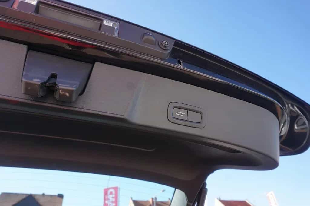 Volvo XC40 1.5 Momentum Pro 2WD LED Navi AHK Kamera 12/2019-photo-32