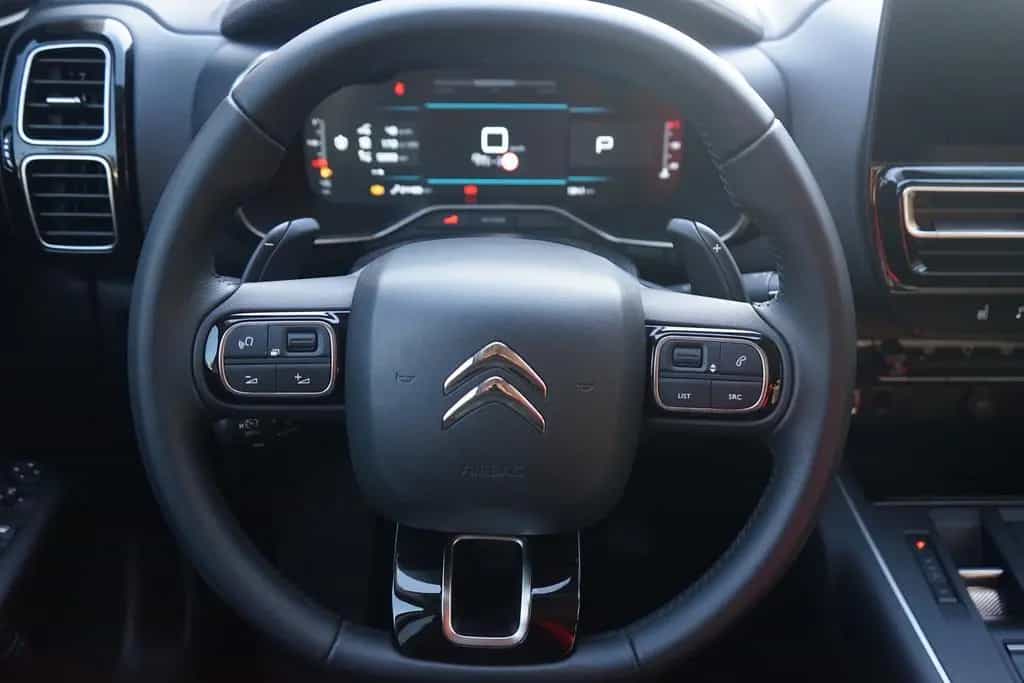 Citroën C5 Aircross 1.2  MHEV 136 PLUS LED Navi Kamera 01/2024-photo-14