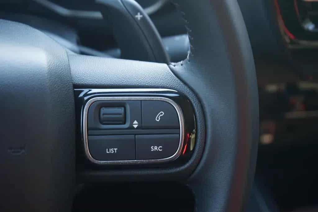 Citroën C5 Aircross 1.2  MHEV 136 PLUS LED Navi Kamera 01/2024-photo-16