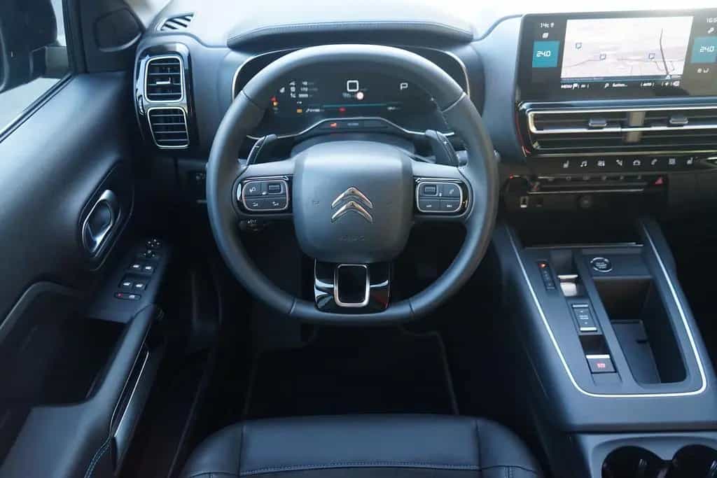 Citroën C5 Aircross 1.2  MHEV 136 PLUS LED Navi Kamera 01/2024-photo-8