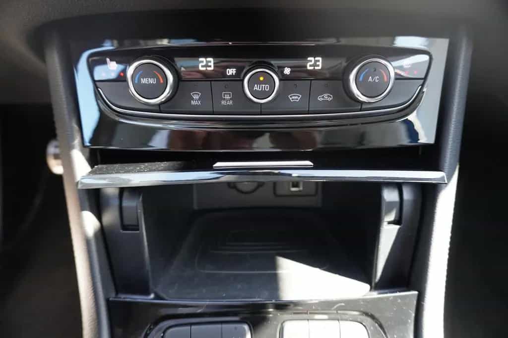 Opel Grandland X 1.5 D INNOVATION Klimaautomatik Wint 01/2020-photo-22