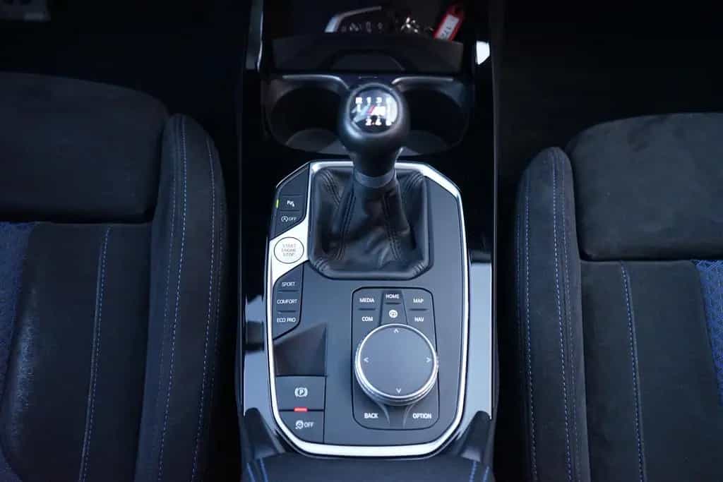 BMW 118 i Advantage LED Navi Klimaaut. Kamera 07/2020-photo-19