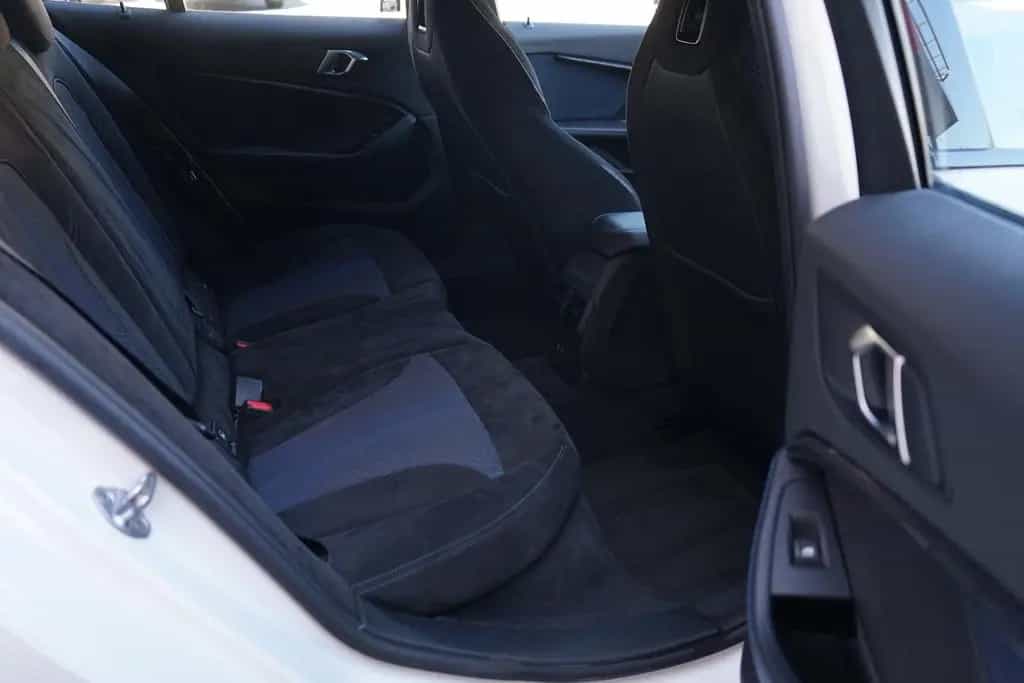 BMW 118 i Advantage LED Navi Klimaaut. Kamera 07/2020-photo-32