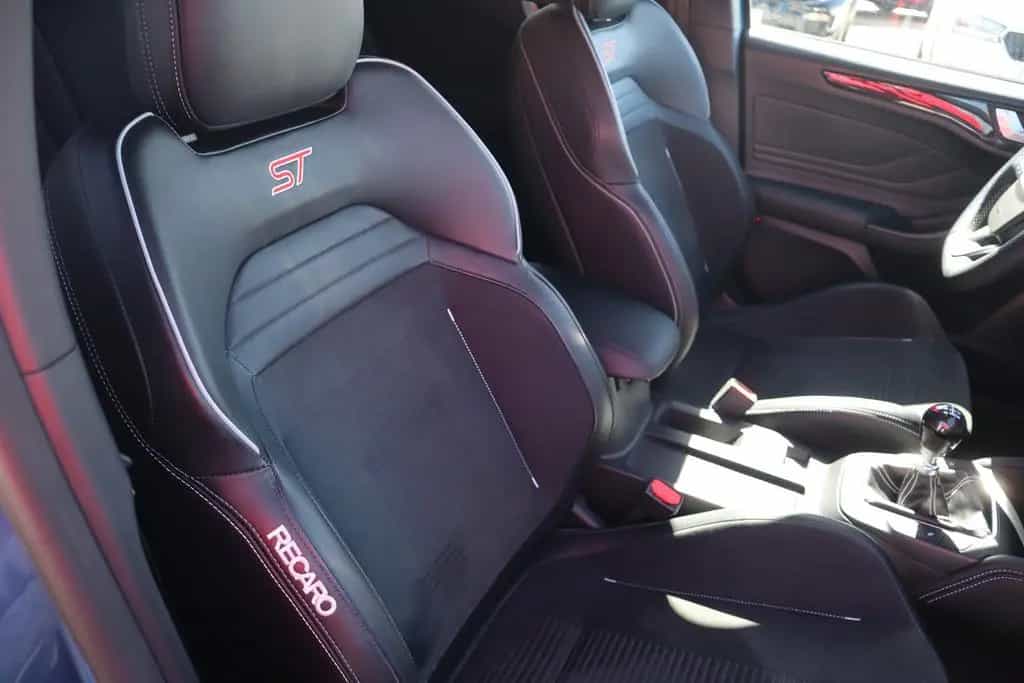 Ford Focus 2.3 EcoBoost ST LED Navi ACC Kamera Recaro 08/2020-photo-36