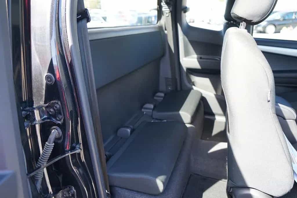Isuzu D-Max 1.9 Space Cab.Custom 4WD Klima Tempomat DA 11/2019-photo-9