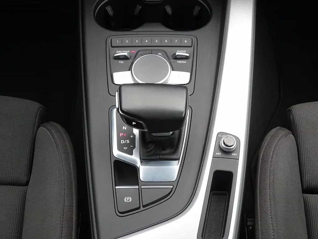 Audi A4 Avant 35 TDI sport S-tronic Navi Panorama AHK 01/2019-photo-17