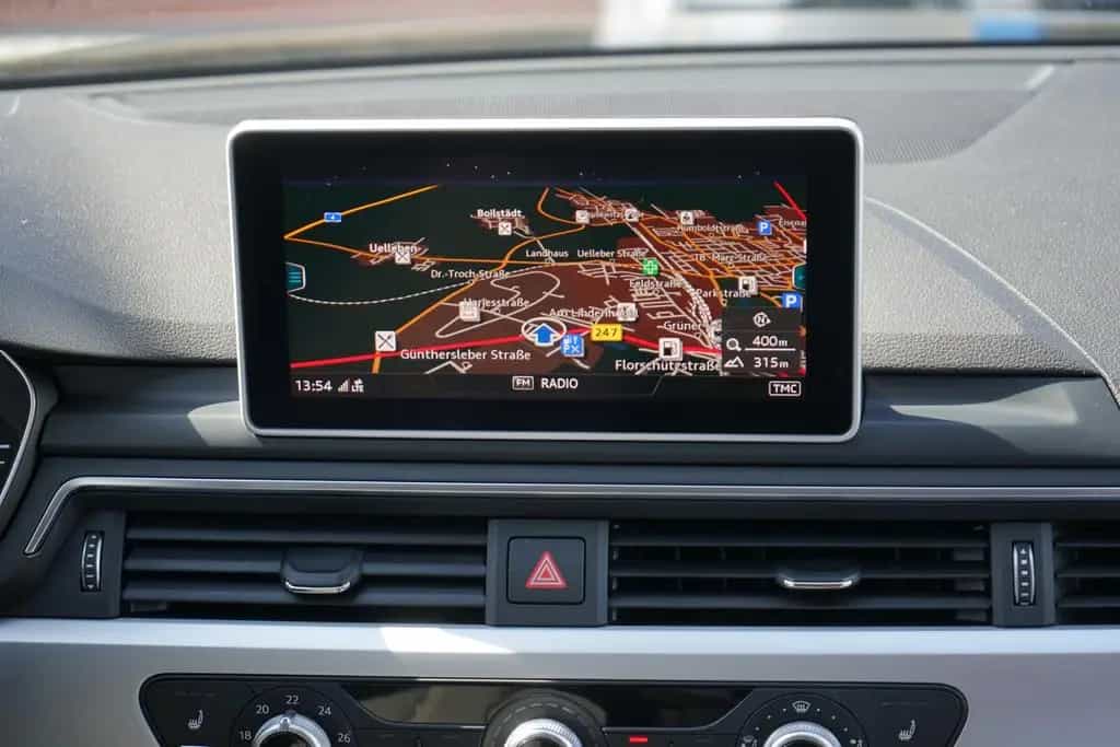Audi A4 2.0 TDI Avant Bi-Xenon Navi Tempomat PDC DAB 10/2017-photo-10