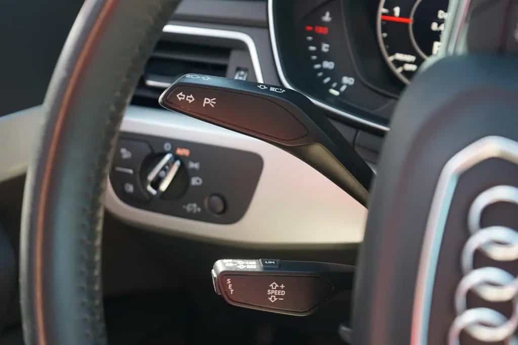 Audi A4 2.0 TDI Avant Bi-Xenon Navi Tempomat PDC DAB 10/2017-photo-19