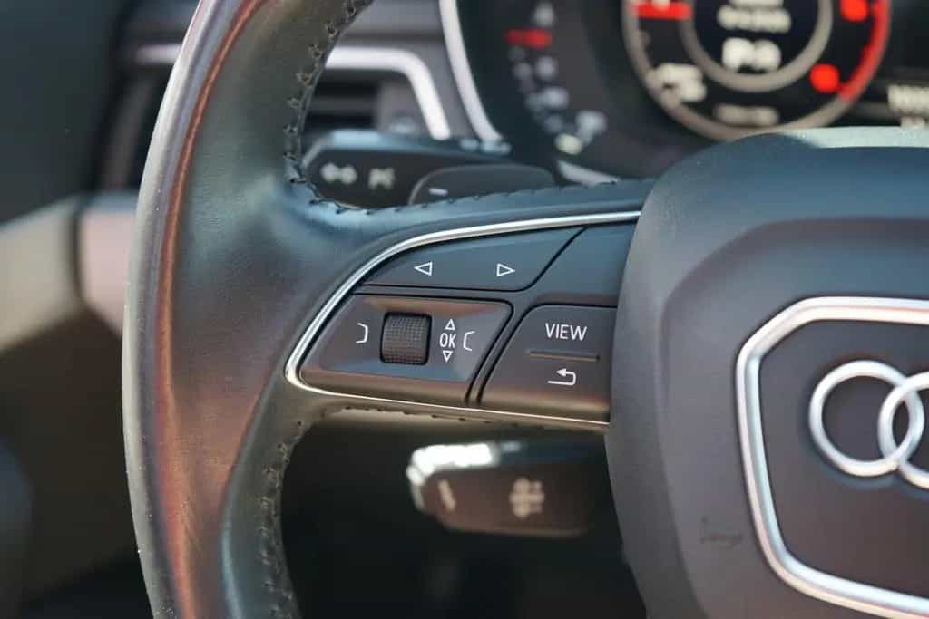 Audi A4 2.0 TDI Avant Bi-Xenon Navi Tempomat PDC DAB 10/2017-photo-20