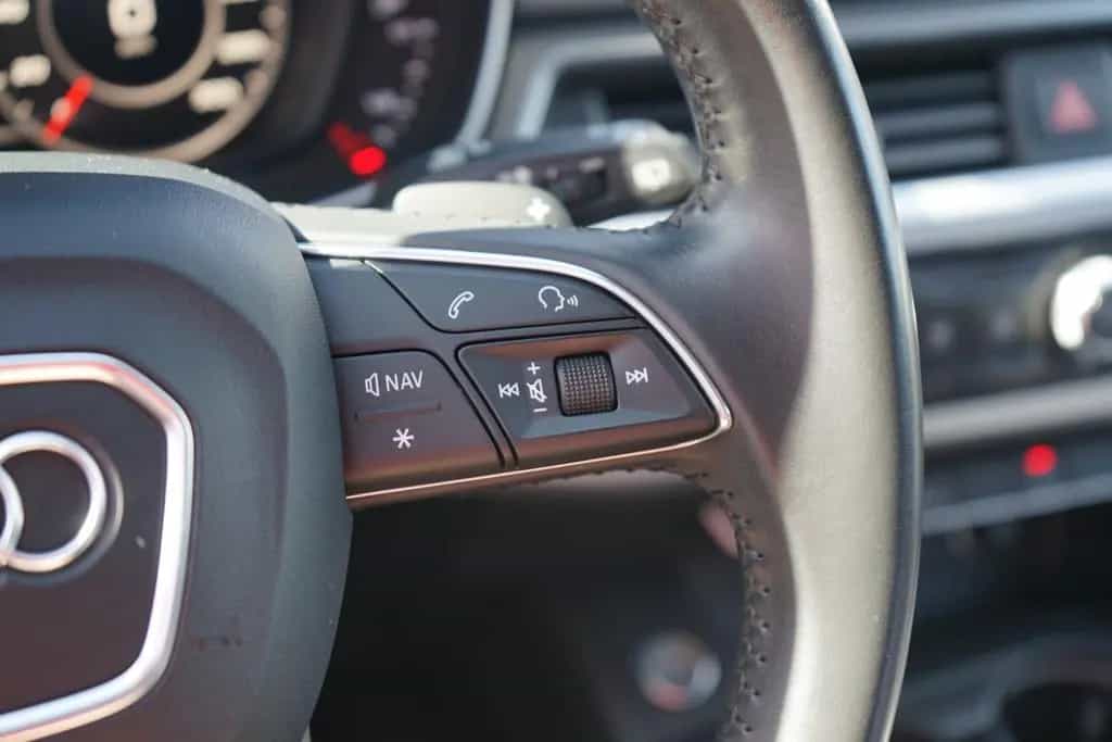 Audi A4 2.0 TDI Avant Bi-Xenon Navi Tempomat PDC DAB 10/2017-photo-22