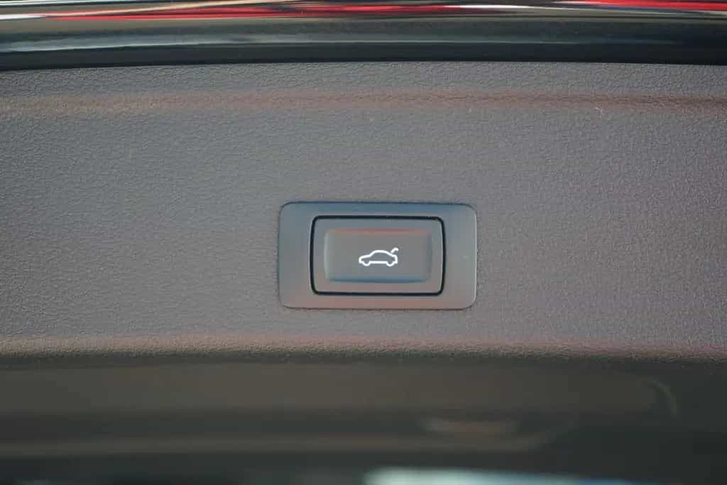 Audi A4 2.0 TDI Avant Bi-Xenon Navi Tempomat PDC DAB 10/2017-photo-8