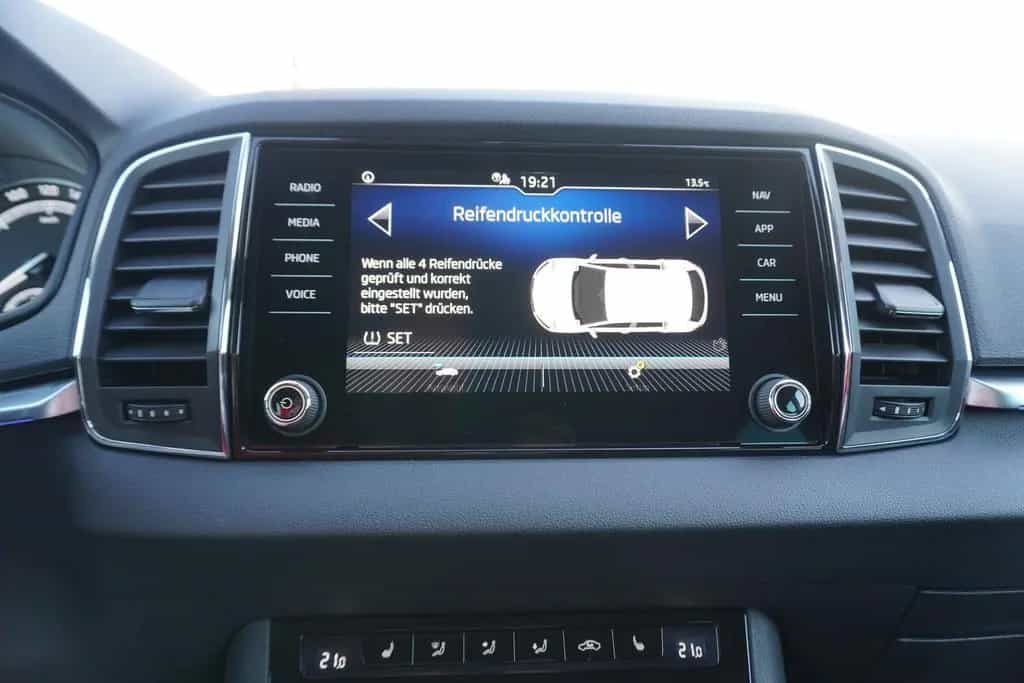 Skoda Karoq 1.5 TSI Clever DSG LED SmartLink Tempomat 11/2021-photo-26