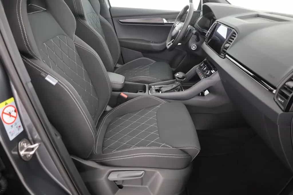Skoda Karoq Sportline 1.5 TSI DSG Matrix ACC AHK Pano 03/2026-photo-22