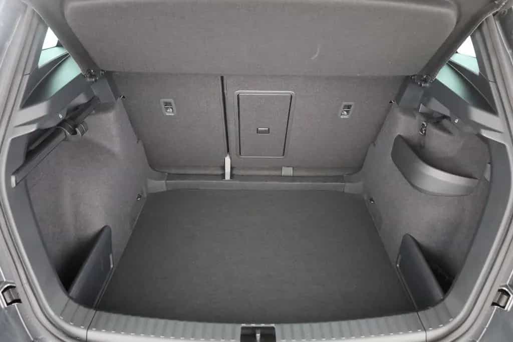 Skoda Karoq Sportline 1.5 TSI DSG Matrix ACC AHK Pano 03/2026-photo-24